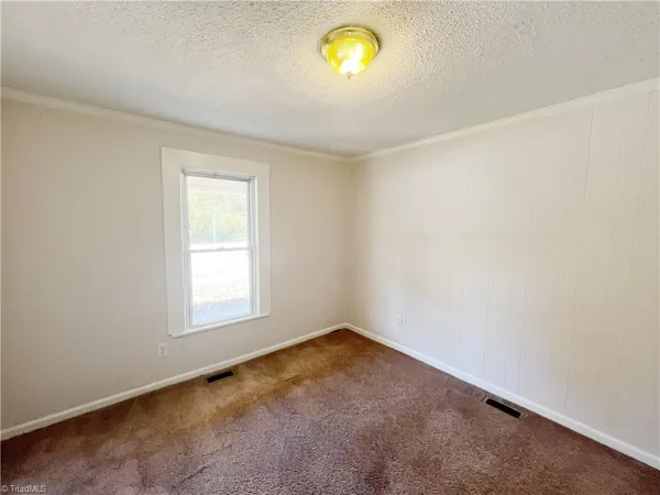 $1,525 | 823 Silver Avenue, Greensboro, NC 27403