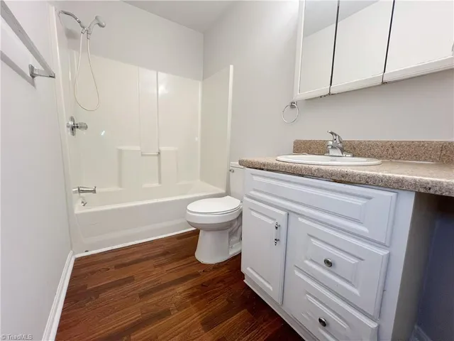 $1,525 | 823 Silver Avenue, Greensboro, NC 27403