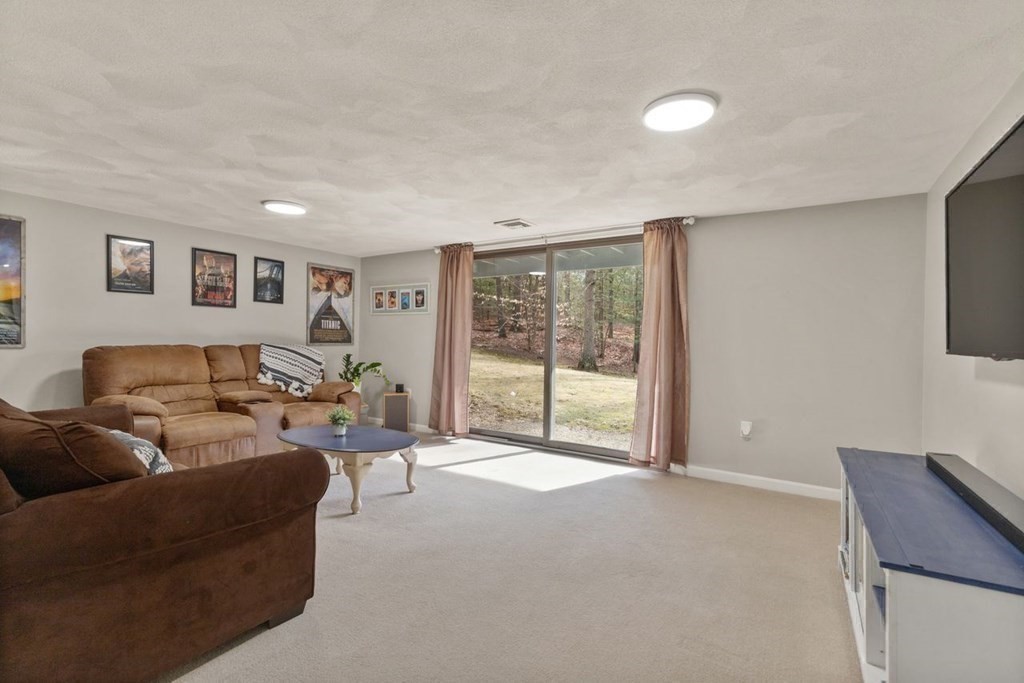 16 Deer Path, Unit 5 Maynard, MA 01754 - Photo 19 of 30 Gallery Image 19