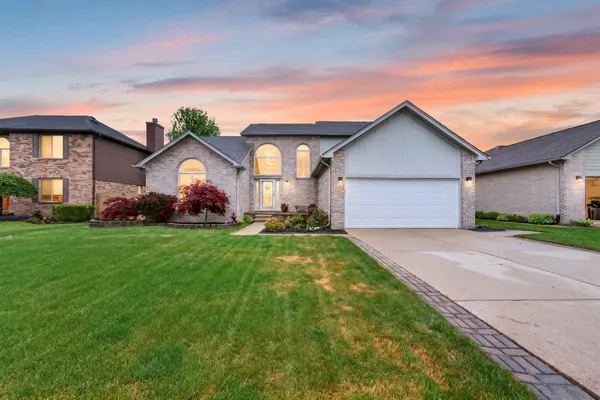 $409,900 | 30098 Fairfield Drive, New Baltimore, MI 48051