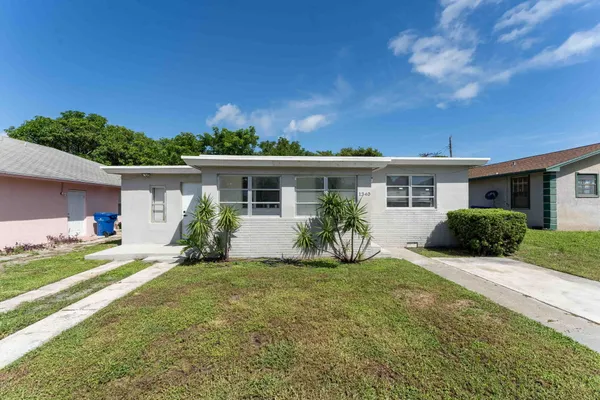 $379,000 | 1340 West 33rd Street, Riviera Beach, FL 33404