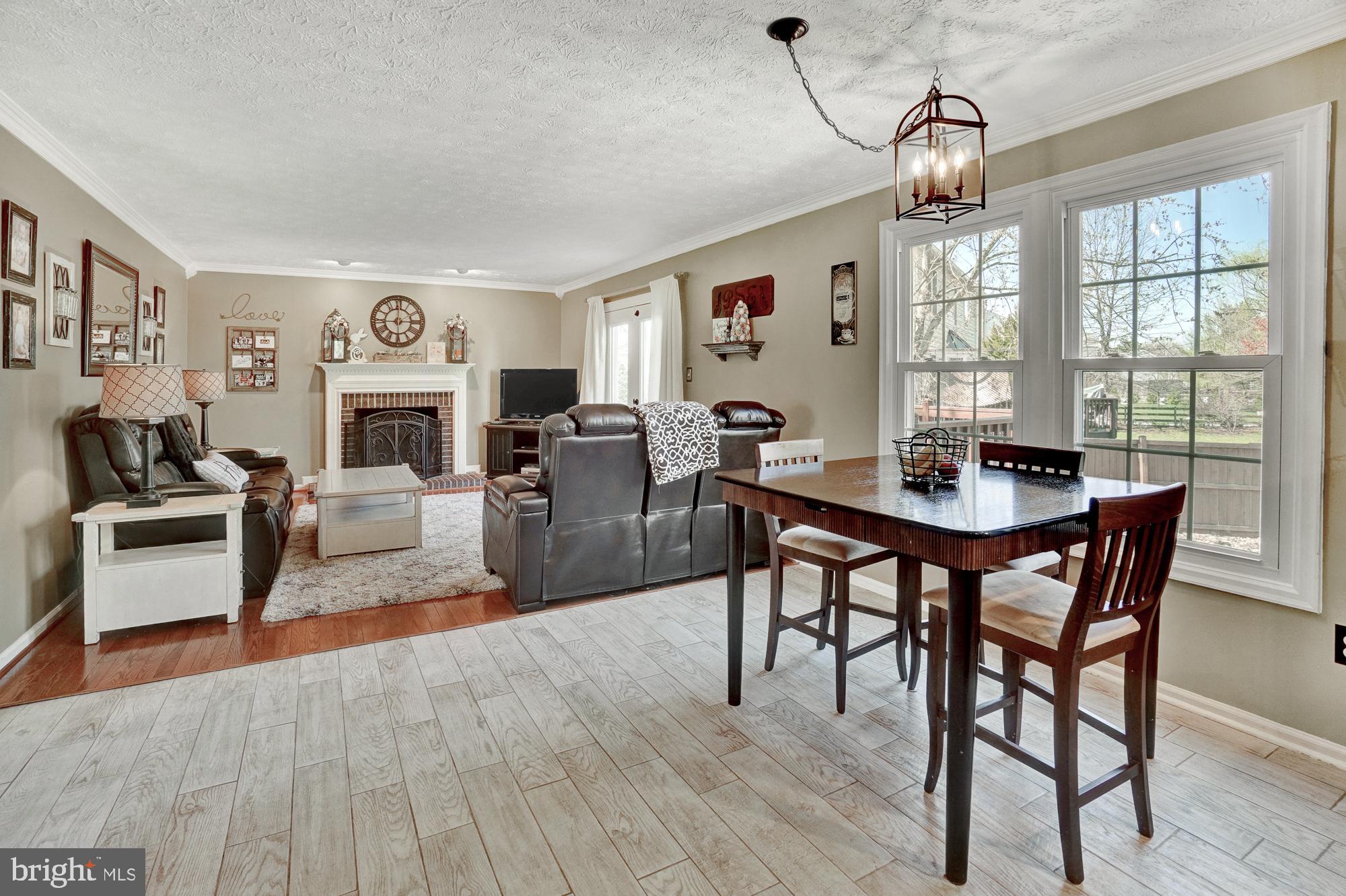 17233 Spates Hill Road Poolesville, MD 20837 - Photo 25 of 66 Large eat-in area