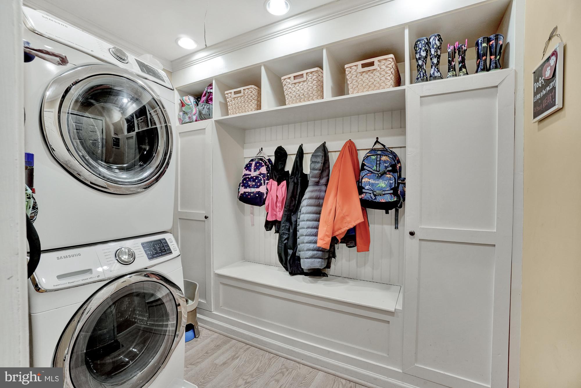 17233 Spates Hill Road Poolesville, MD 20837 - Photo 31 of 66 Main floor dedicated laundry area and mud room!