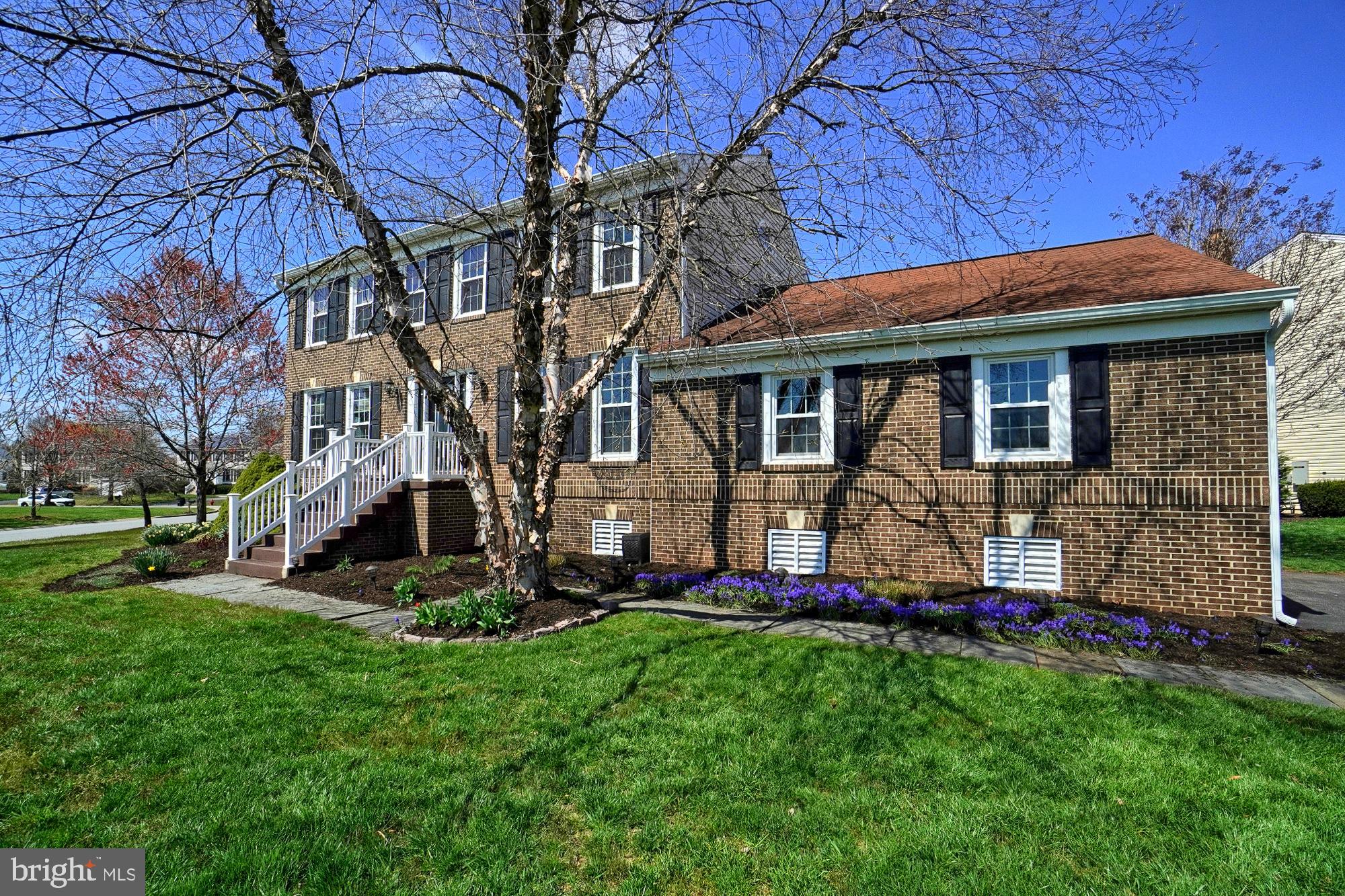 17233 Spates Hill Road Poolesville, MD 20837 - Photo 9 of 66 Brick front with English daylight basement!