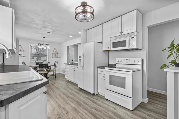 $289,900 | 1611 East Glendale Avenue, Appleton, WI 54911