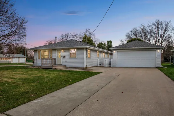 $289,900 | 1611 East Glendale Avenue, Appleton, WI 54911