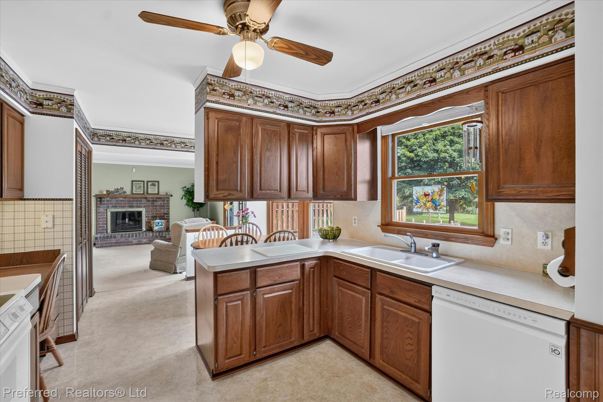 9065 East Richfield Road Davison, MI 48423 - Photo 12 of 75 Kitchen