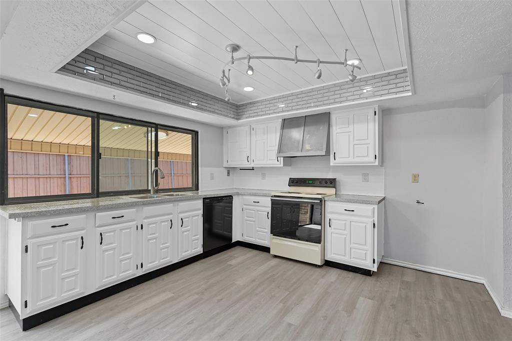 6108 Jennings Drive The Colony, TX 75056 - Photo 10 of 32