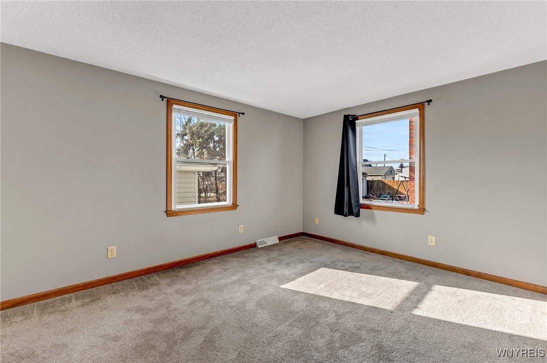 71 Downing Street Buffalo, NY 14220 - Photo 13 of 20