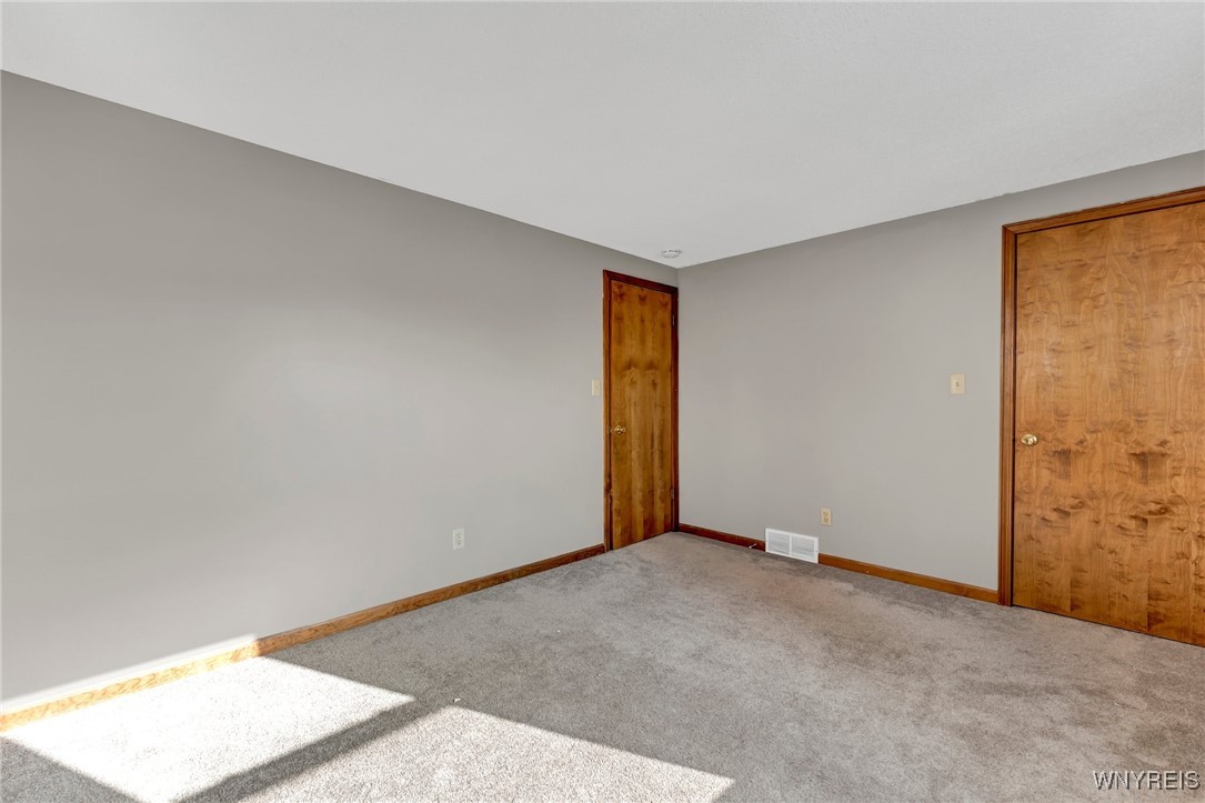 71 Downing Street Buffalo, NY 14220 - Photo 14 of 20