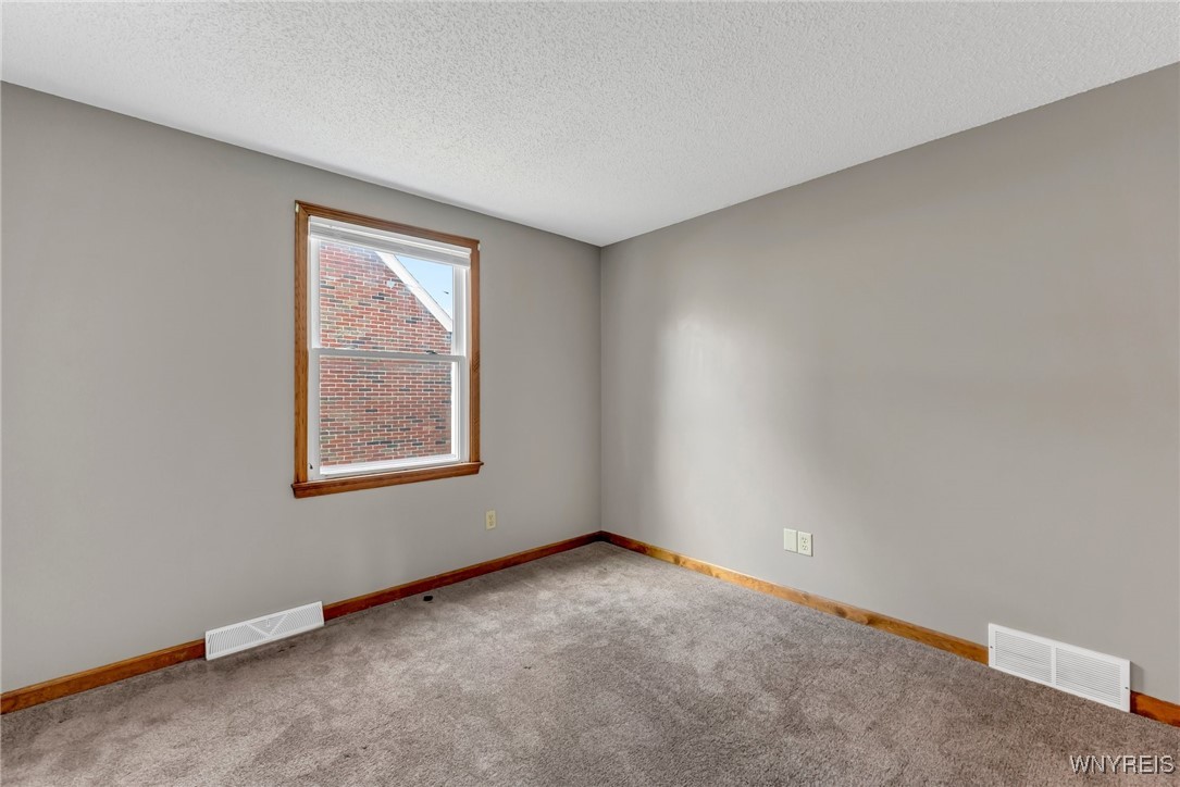 71 Downing Street Buffalo, NY 14220 - Photo 17 of 20