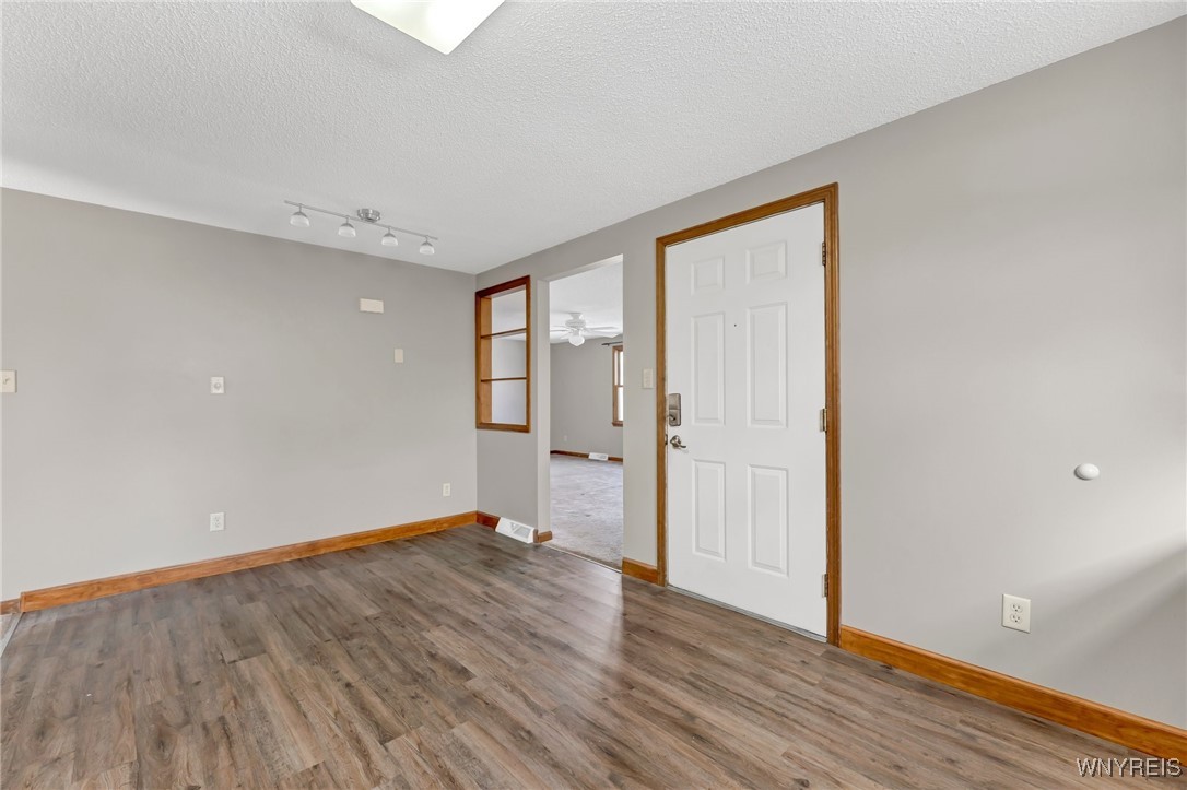 71 Downing Street Buffalo, NY 14220 - Photo 8 of 20