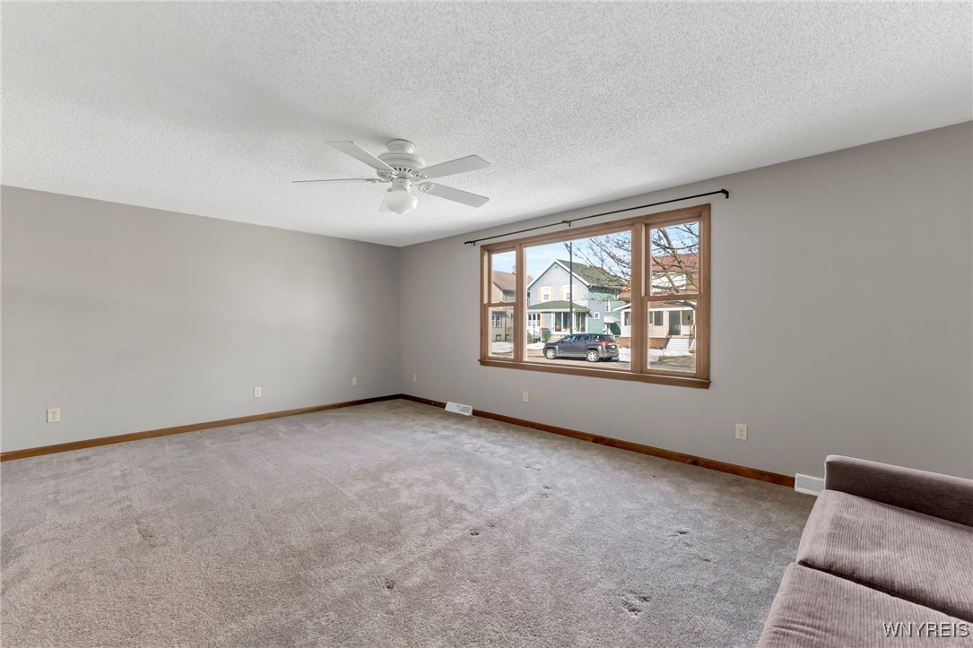 71 Downing Street Buffalo, NY 14220 - Photo 9 of 20