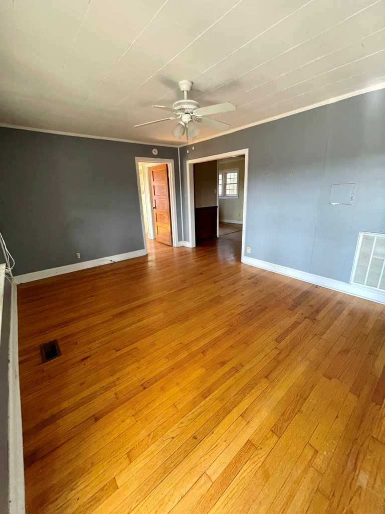 3049 Willow Swamp Road Norway, SC 29113 - Photo 6 of 12 Family room