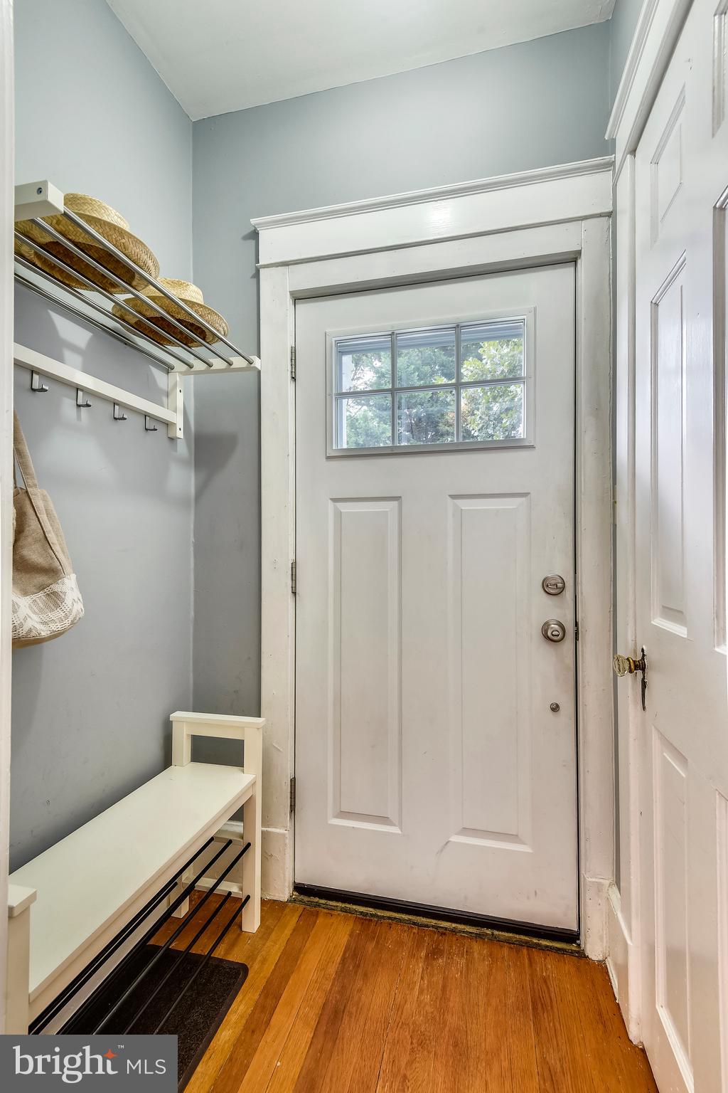 1407 North Glebe Road Arlington, VA 22207 - Photo 15 of 43 Foyer Front of Home
