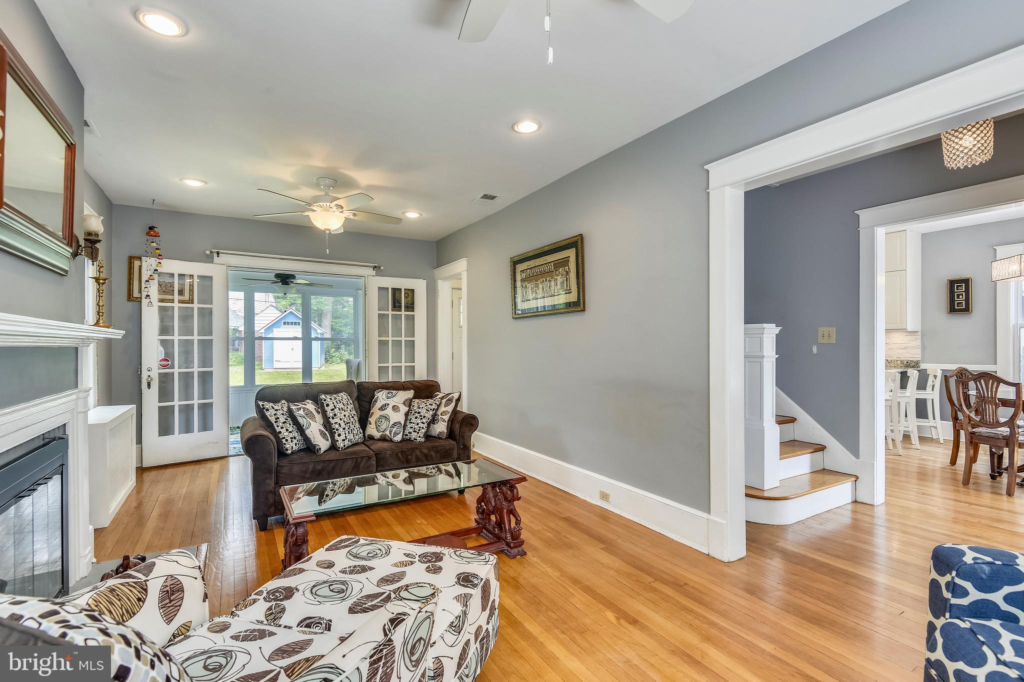 1407 North Glebe Road Arlington, VA 22207 - Photo 20 of 43 Living Room bump out in the rear Lots of glass