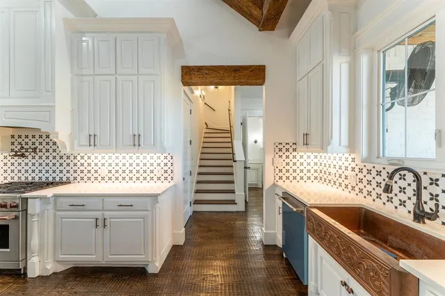 $1,274,000 | 704 Glade Pk Court, Azle, TX 76020