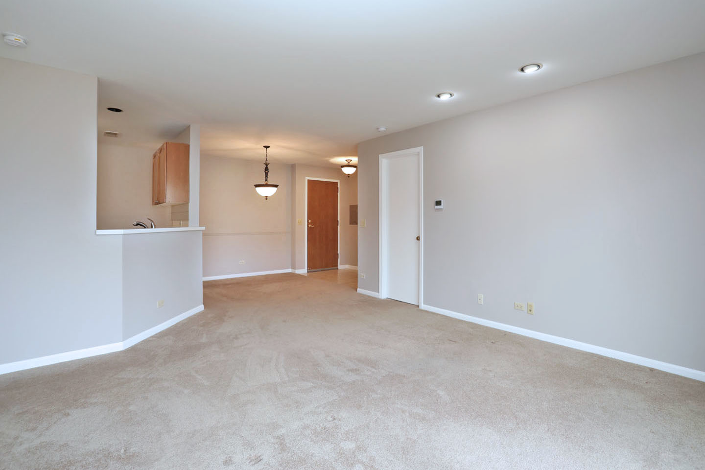 815 Leicester Road, Unit 108 Elk Grove Village, IL 60007 - Photo 8 of 34