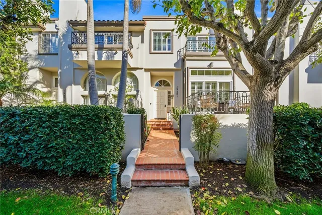$1,525,000 | 19281 Meadowood Circle, Huntington Beach, CA 92648