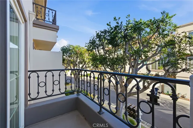 $1,525,000 | 19281 Meadowood Circle, Huntington Beach, CA 92648