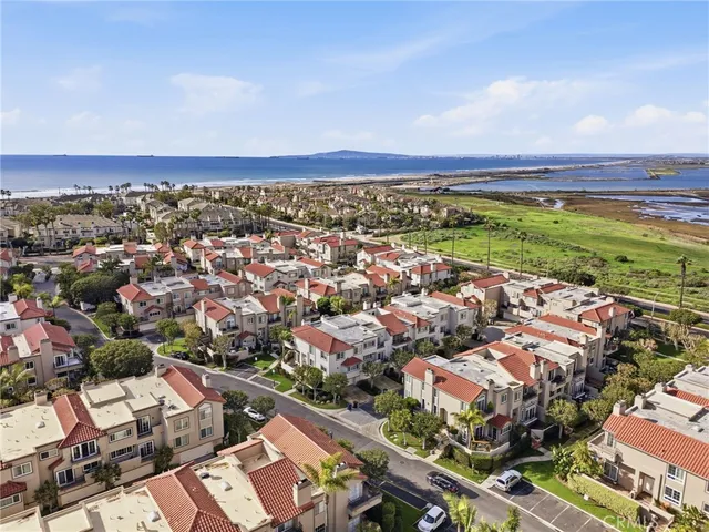 $1,525,000 | 19281 Meadowood Circle, Huntington Beach, CA 92648