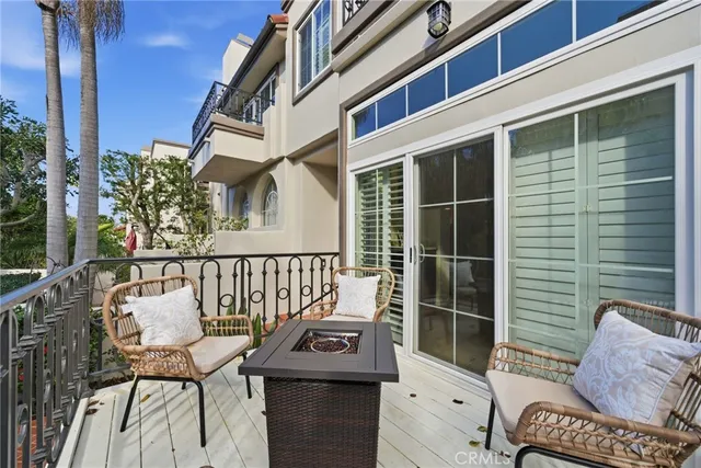 $1,525,000 | 19281 Meadowood Circle, Huntington Beach, CA 92648