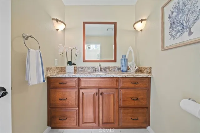 $1,525,000 | 19281 Meadowood Circle, Huntington Beach, CA 92648