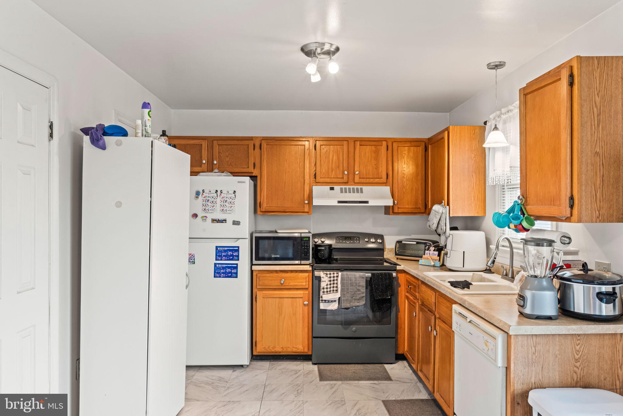 846 Marjory Terrace Lancaster, PA 17603 - Photo 9 of 27 Kitchen