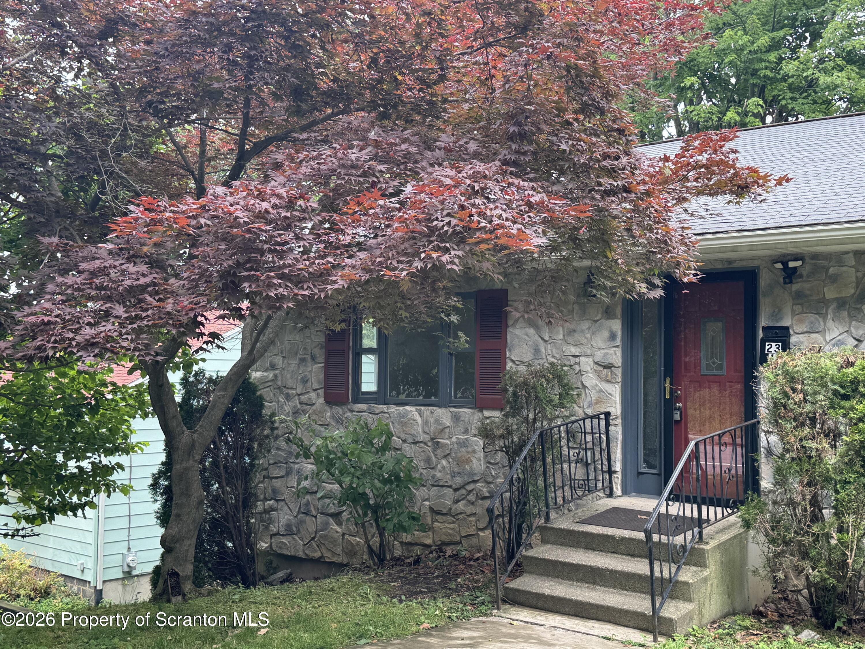 23 East Mountain Road, Unit B Scranton, PA 18505 - Photo 2 of 19 IMG_7605