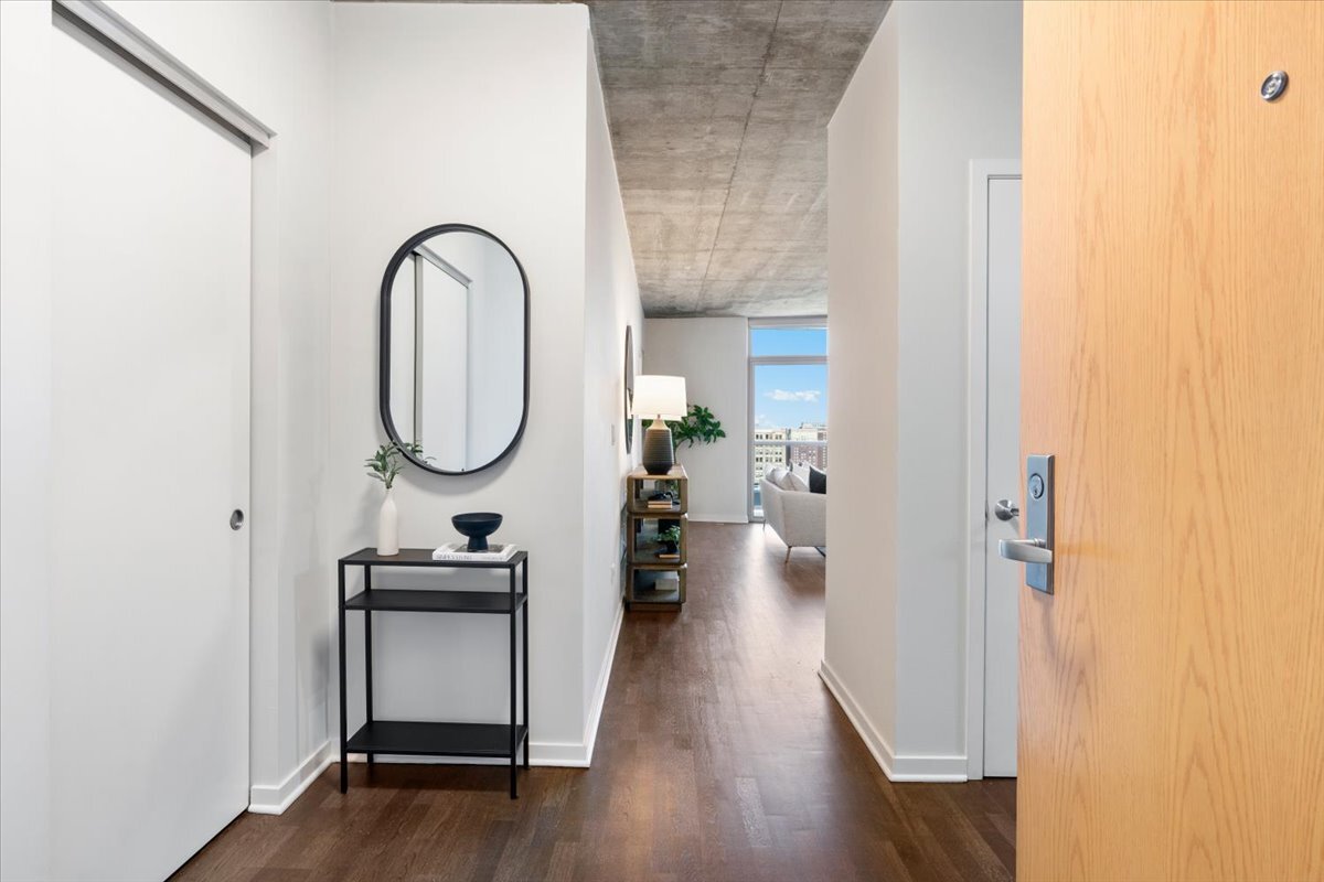 611 South Wells Street, Unit 2709 Chicago, IL 60607 - Photo 12 of 35