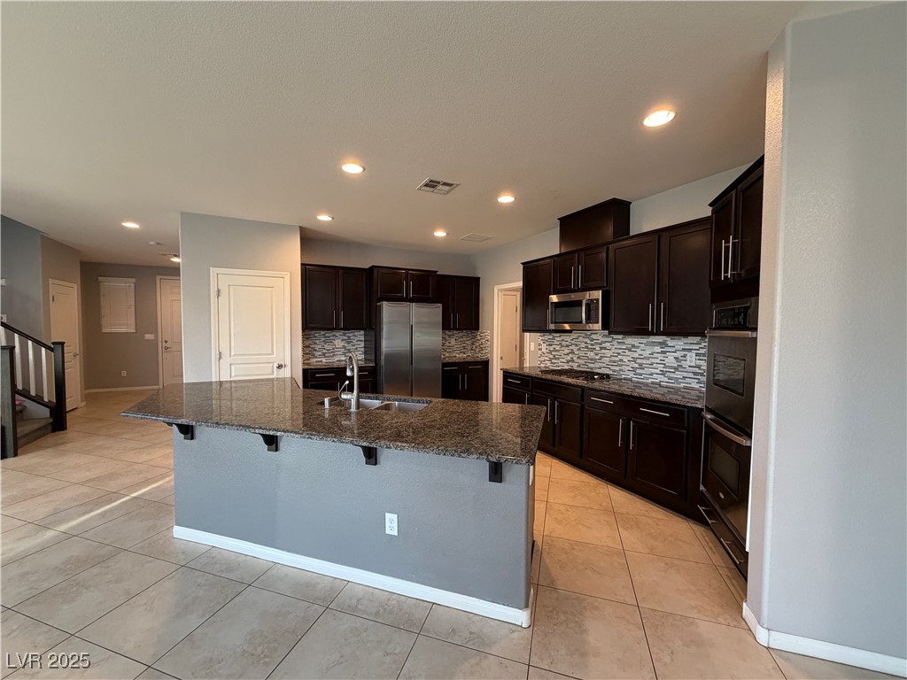 10544 Pembroke Bay Street Las Vegas, NV 89179 - Photo 11 of 38