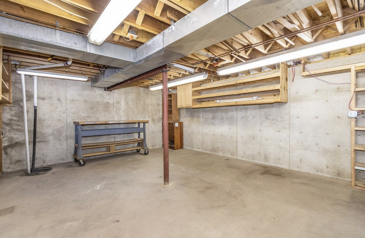 1943 Church Road Aurora, IL 60505 - Photo 17 of 31 a view of an empty room