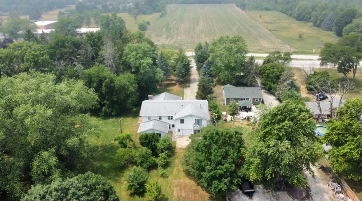 1943 Church Road Aurora, IL 60505 - Photo 29 of 31 an aerial view of a house with yard and outdoor space