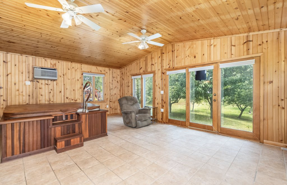 1943 Church Road Aurora, IL 60505 - Photo 6 of 31 a very nice looking room with a large window