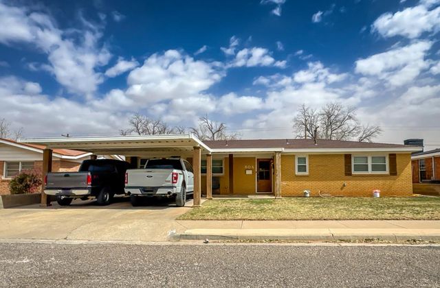 806 Northwest 12th Place, Andrews, TX 79714