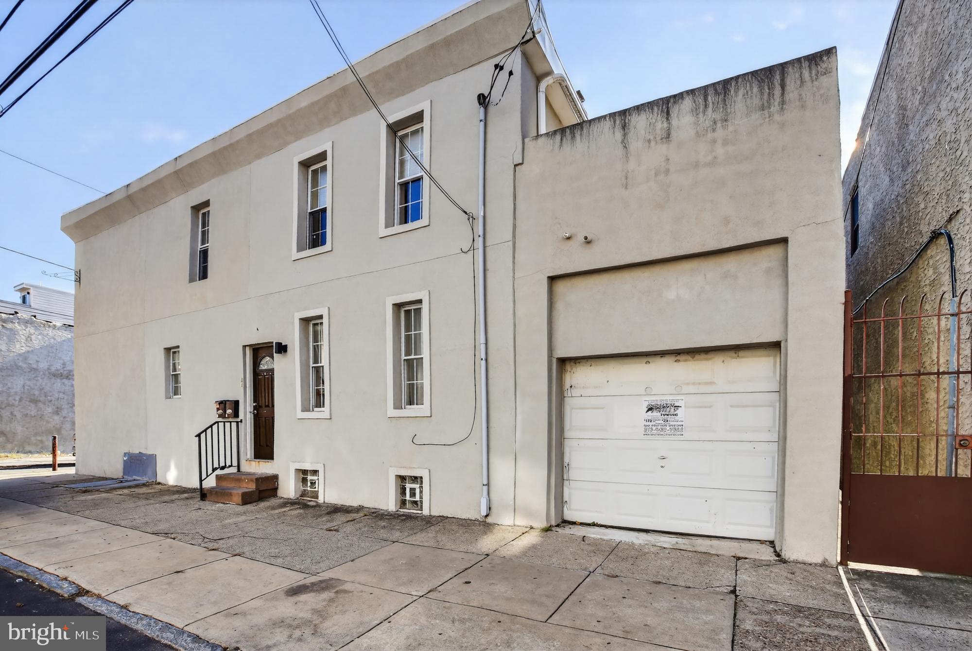 1400 South Chadwick Street, Unit 2 Philadelphia, PA 19146 - Photo 19 of 20 a house view with a outdoor space