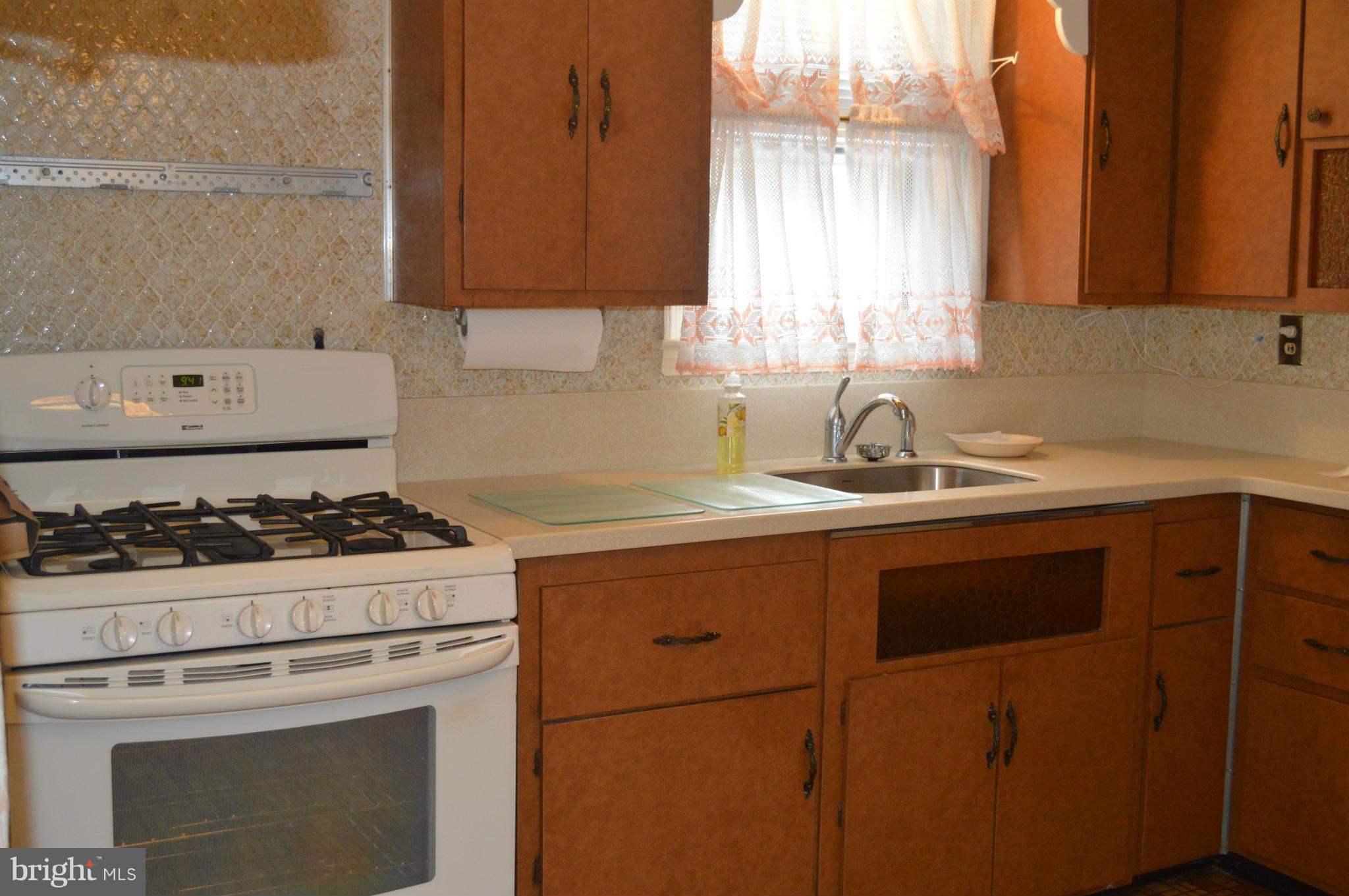 3024 Parktowne Road Baltimore, MD 21234 - Photo 5 of 25 Kitchen