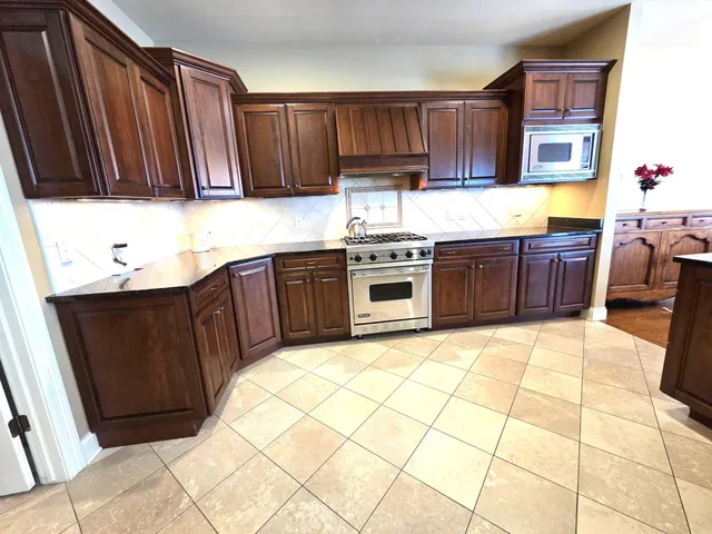 $663,000 | 663 Greenview Circle, Unit 5527, Geneva, WI 53147