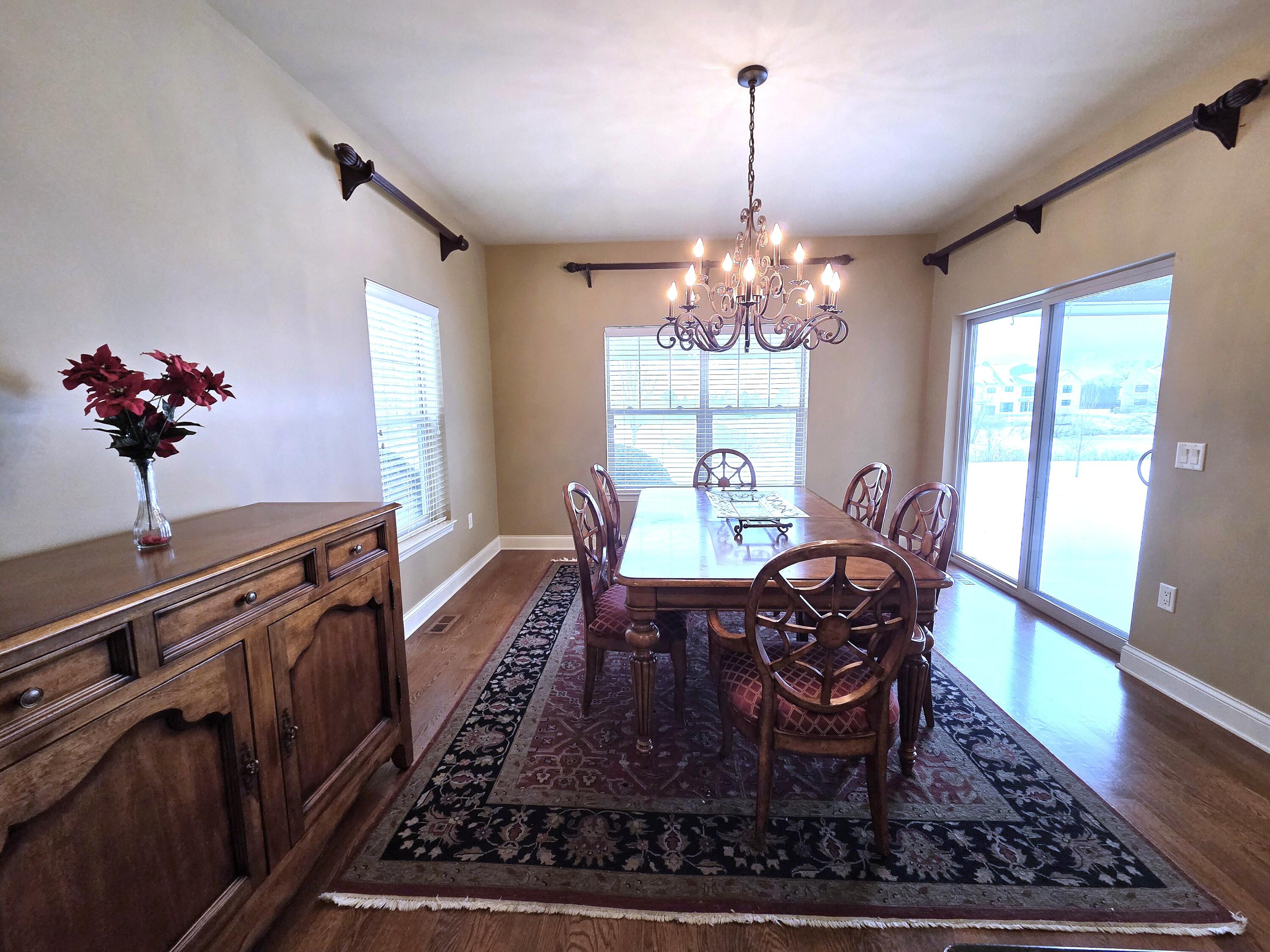 663 Greenview Circle, Unit 5527 Geneva, WI 53147 - Photo 20 of 40 dining rm mls