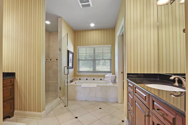 $663,000 | 663 Greenview Circle, Unit 5527, Geneva, WI 53147