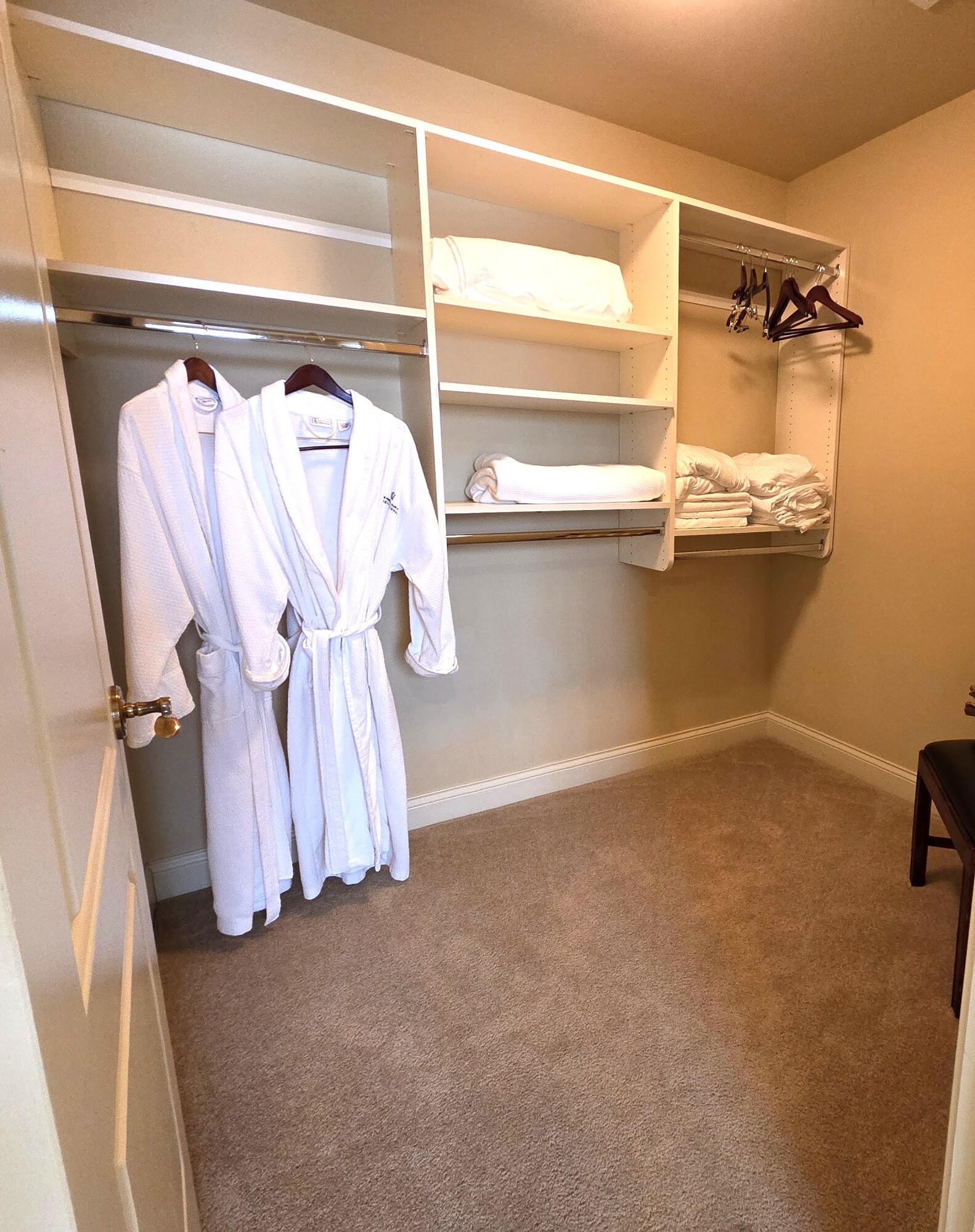 663 Greenview Circle, Unit 5527 Geneva, WI 53147 - Photo 25 of 40 closet mls