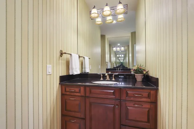 $663,000 | 663 Greenview Circle, Unit 5527, Geneva, WI 53147