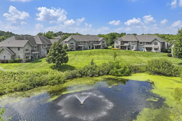 $663,000 | 663 Greenview Circle, Unit 5527, Geneva, WI 53147