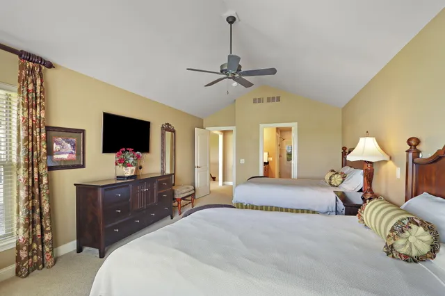 $663,000 | 663 Greenview Circle, Unit 5527, Geneva, WI 53147