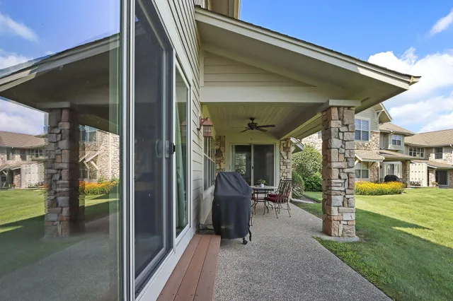 $663,000 | 663 Greenview Circle, Unit 5527, Geneva, WI 53147