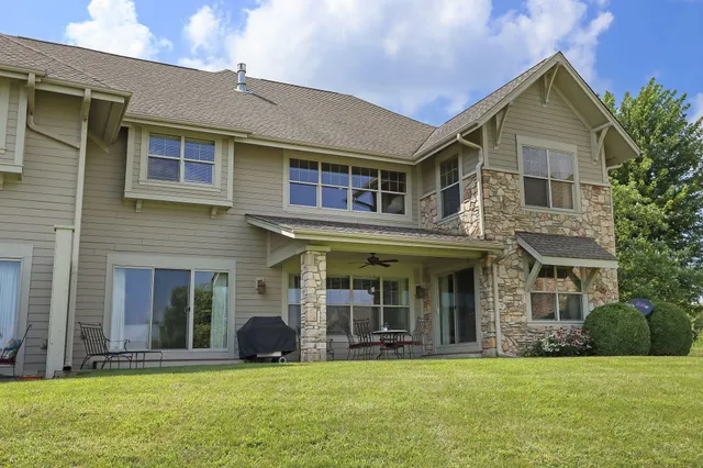 $663,000 | 663 Greenview Circle, Unit 5527, Geneva, WI 53147