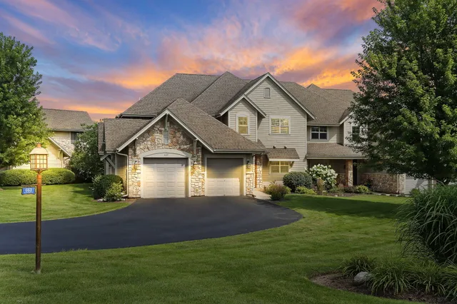 $663,000 | 663 Greenview Circle, Unit 5527, Geneva, WI 53147