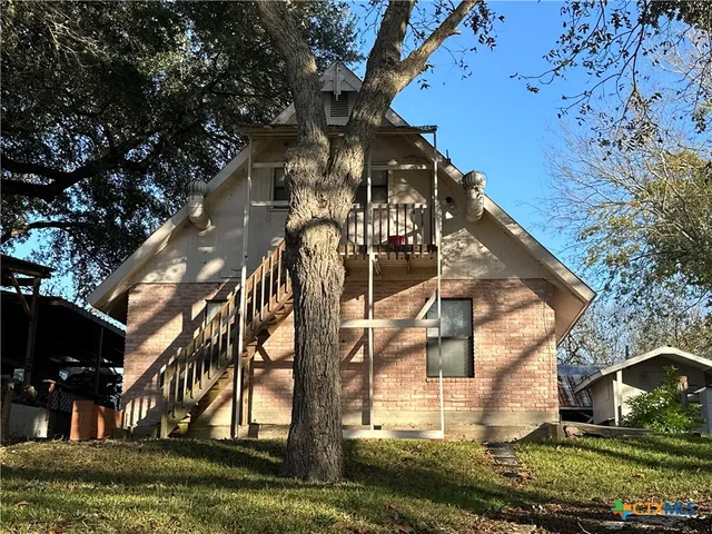$1,800 | 882 Buerger Lane, Seguin, TX 78155