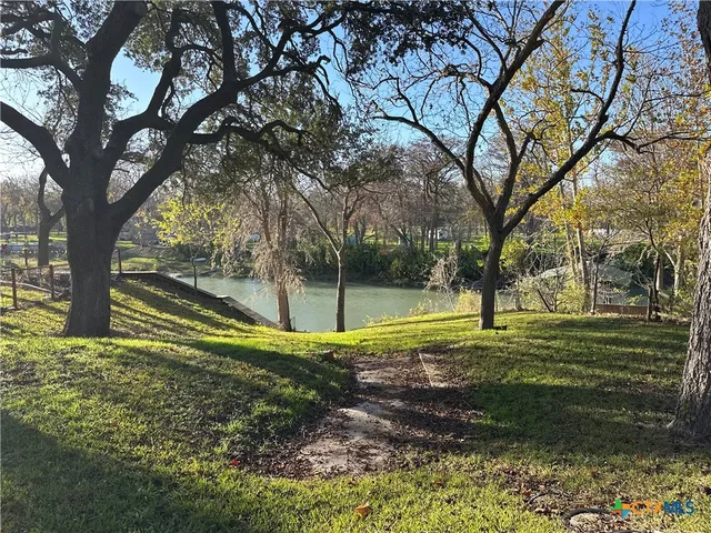 $1,800 | 882 Buerger Lane, Seguin, TX 78155