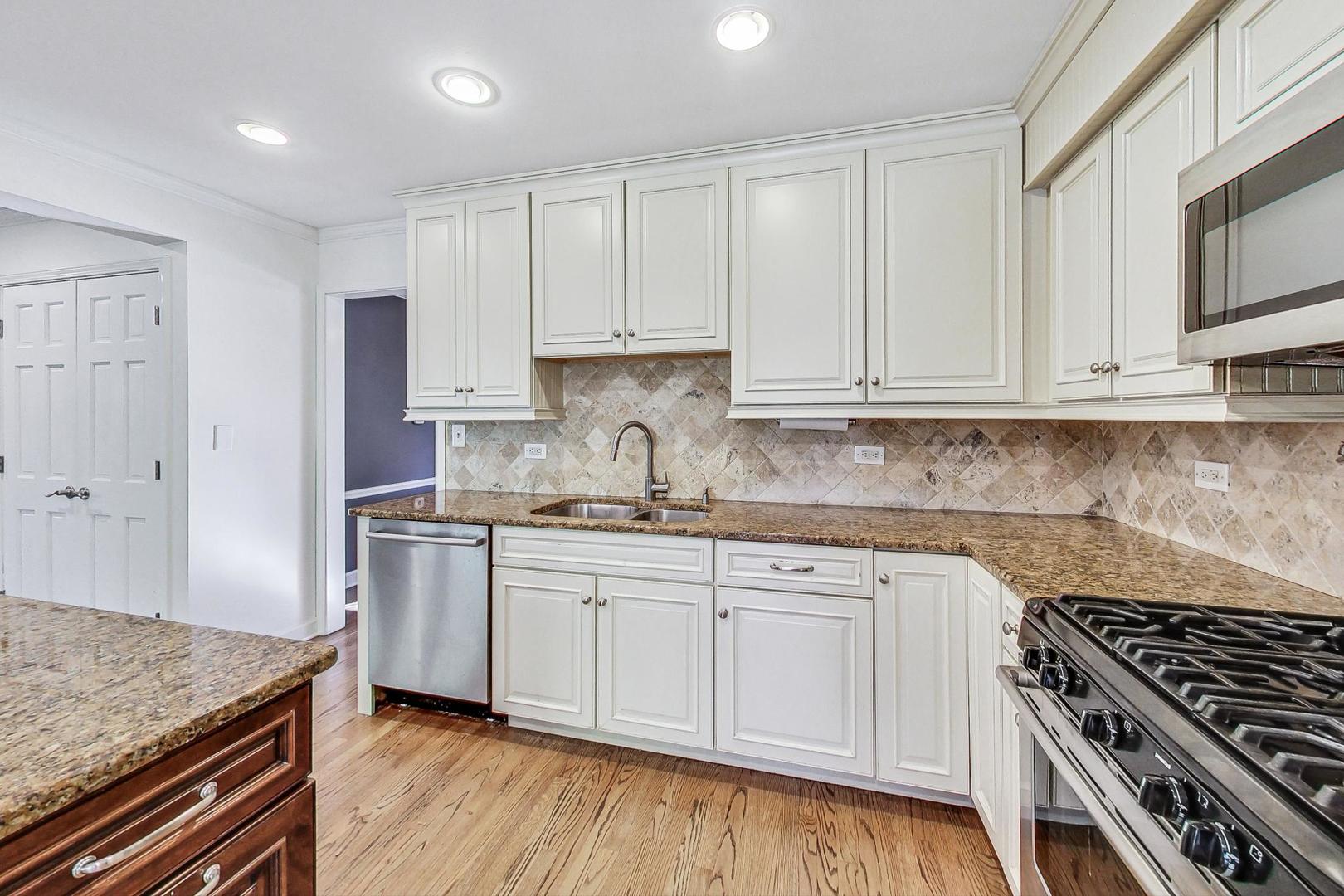 1040 Forest Hill Road Lake Forest, IL 60045 - Photo 11 of 34